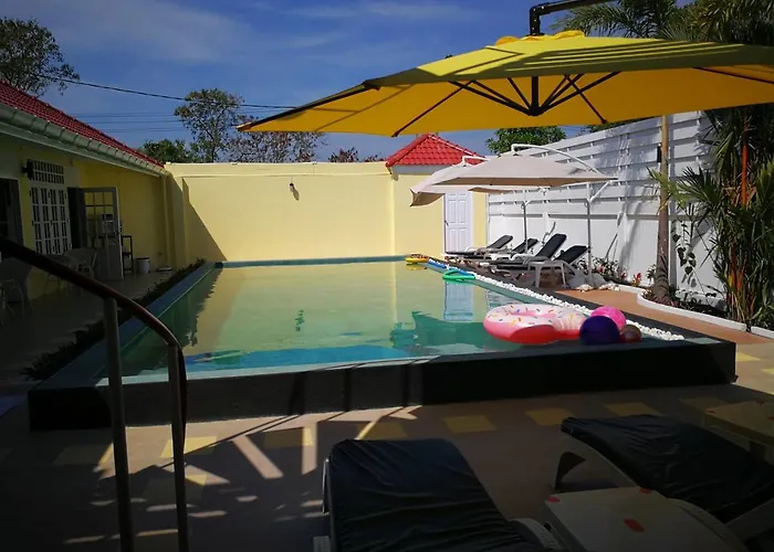 Barefeet Naturist Resort (Adults Only)